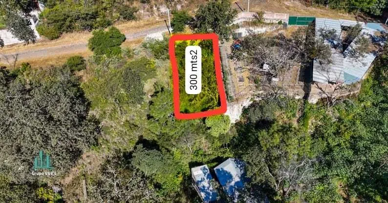 Terreno en Fraccionamiento " el Roble"