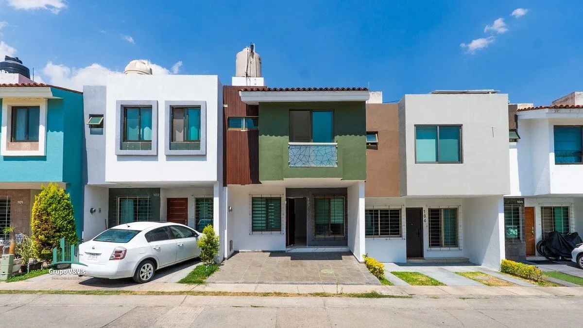 Casa Remodelada en Venta en Coto Real de Valdepeñas, Zapopan