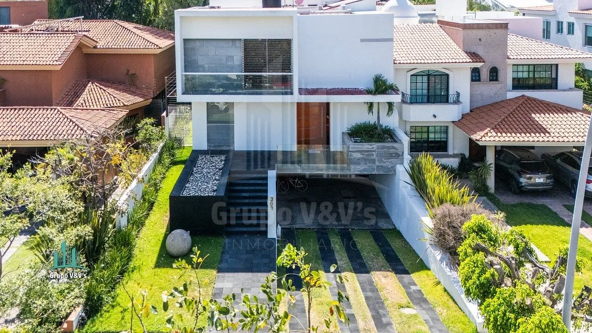 Residencia de Lujo en Valle Real Cerca a Parque Central